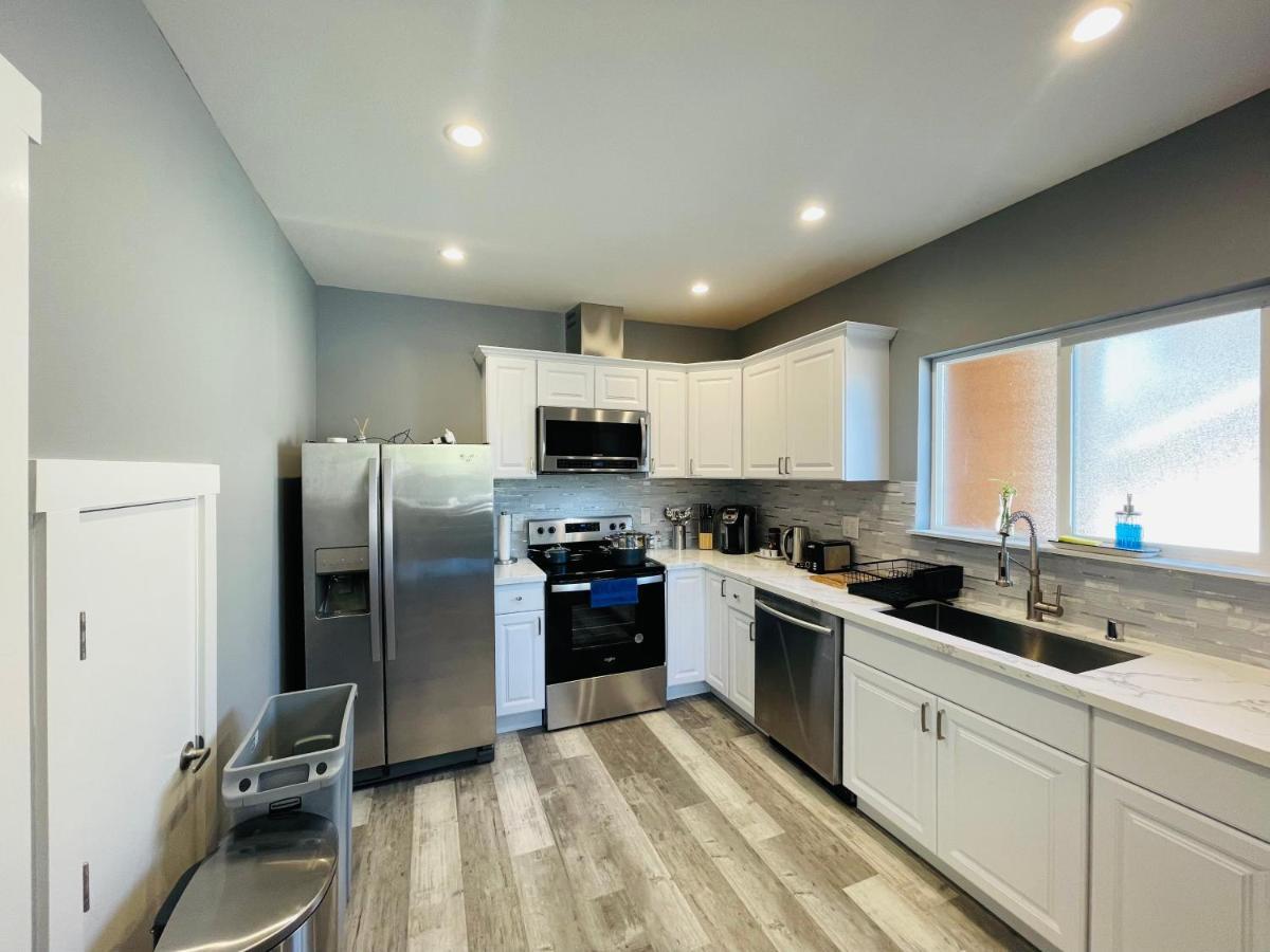 Green Lake 1St Line Home A With Central Air Conditioners Seattle Exterior foto