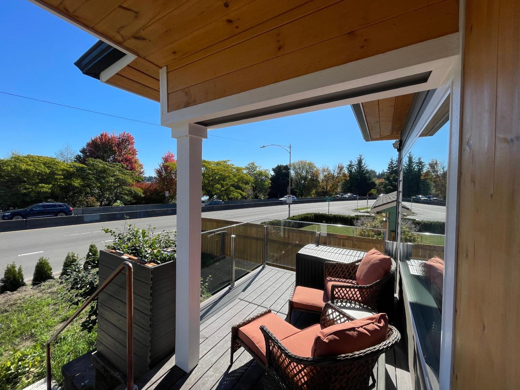 Green Lake 1St Line Home A With Central Air Conditioners Seattle Exterior foto
